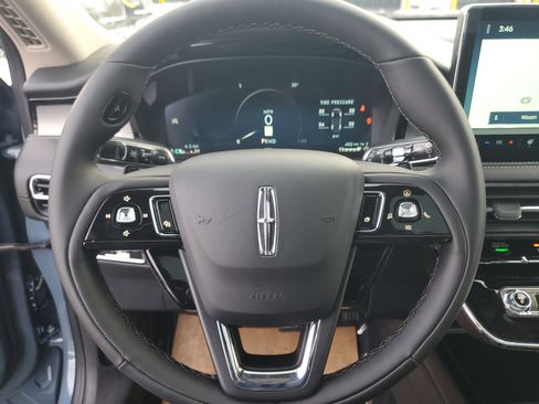 New 2026 Lincoln Corsair Premiere image 16