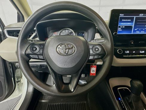 Used 2022 Toyota Corolla LE FWD image 15