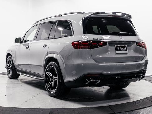 Used 2025 Mercedes-Benz GLS 450 4MATIC image 32