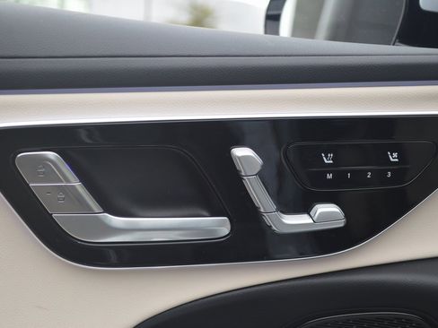 Used 2025 Mercedes-Benz E 350 Sedan image 13