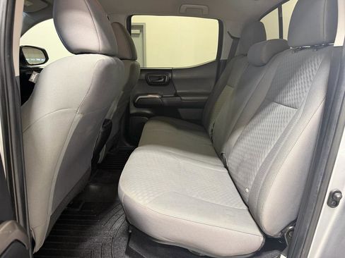 Used 2022 Toyota Tacoma SR5 AWD/4WD image 22