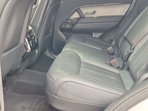 Used 2025 Land Rover Range Rover Sport SE AWD/4WD image 12
