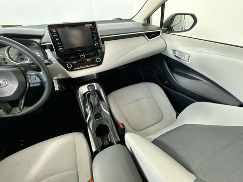 Used 2020 Toyota Corolla LE FWD image 11