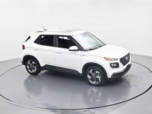 Used 2024 Hyundai Venue SEL FWD image 41