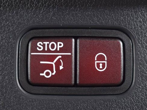 Certified 2026 Mercedes-Benz GLC 300 GLC 300 image 6