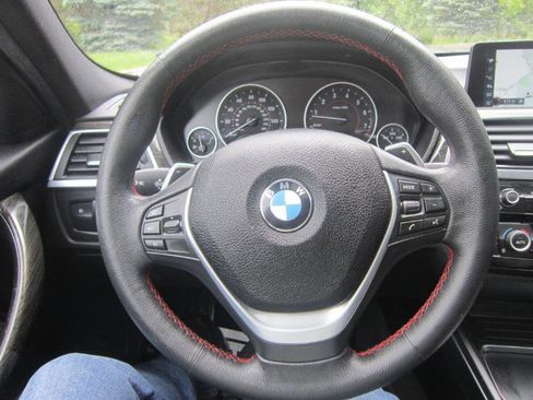 Used 2017 BMW 330i xDrive Sedan AWD/4WD image 11