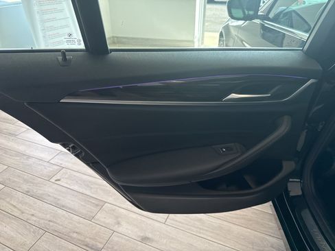 Used 2018 BMW 530e w/ Premium Package 2 RWD image 9