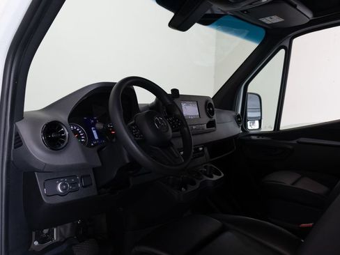 Used 2022 Mercedes-Benz Sprinter 3500 image 17