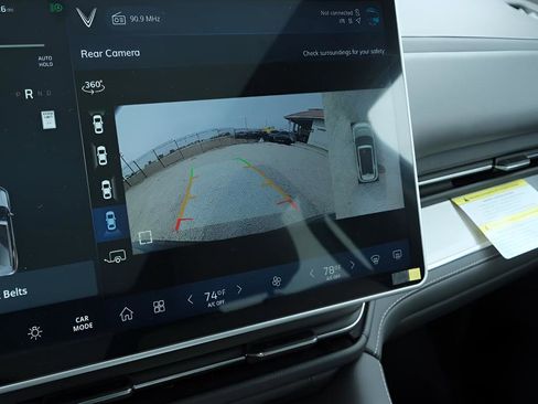 Used 2024 VinFast VF 9 Plus image 14