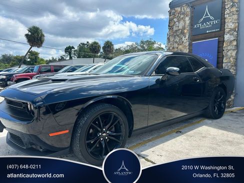 Used 2018 Dodge Challenger SXT w/ Blacktop Package image 1