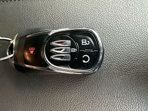 Used 2025 Buick Envista Sport Touring FWD image 28