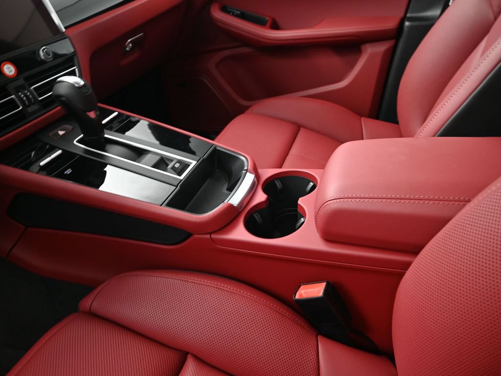 Certified 2026 Porsche Macan S AWD/4WD image 22
