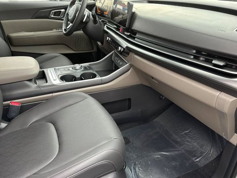 New 2026 Kia Carnival LXS image 17