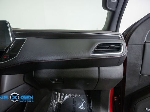 Used 2022 Chevrolet Tahoe RST w/ Luxury Package AWD/4WD image 43
