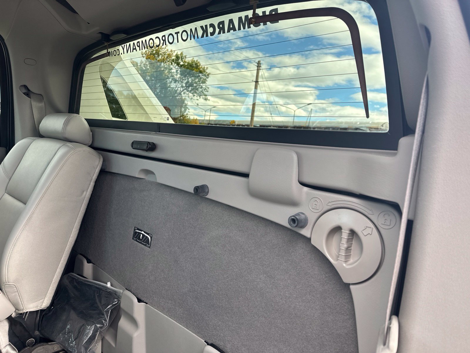 Used 2013 Chevrolet Avalanche LTZ AWD/4WD image 23