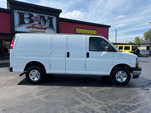 Used 2020 Chevrolet Express 2500 w/ Driver Convenience Package RWD image 8