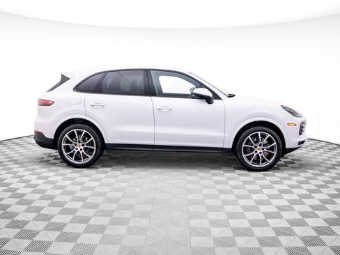 Used 2023 Porsche Cayenne AWD/4WD image 7