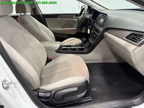 Used 2017 Hyundai Sonata SE FWD image 21
