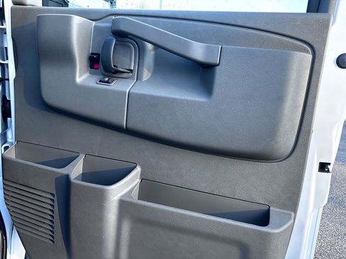 Used 2025 Chevrolet Express 2500 Extended w/ Communications Package image 25