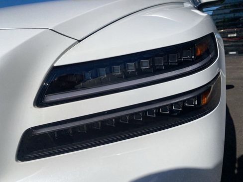 New 2025 Genesis GV80 3.5T Prestige image 13