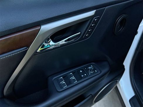 Certified 2020 Lexus RX 350L 350L w/ Premium Package image 11