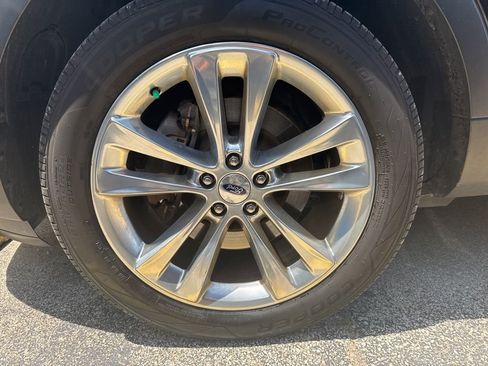 Used 2017 Ford Explorer Limited w/ Equipment Group 301A AWD/4WD image 9