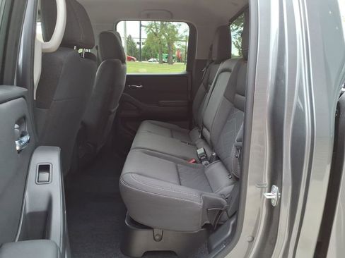 Used 2025 Nissan Frontier SV AWD/4WD image 25