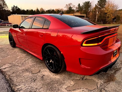 Used 2016 Dodge Charger R/T Scat Pack w/ Technology Group RWD image 11