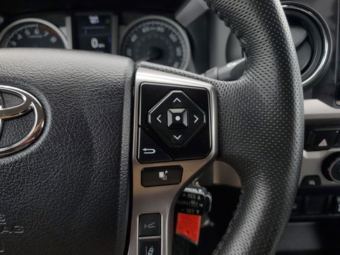 Used 2022 Toyota Tacoma SR5 w/ Technology Package RWD image 23