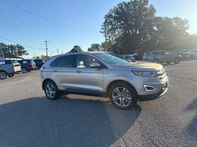 Used 2018 Ford Edge Titanium w/ Technology Package FWD image 11