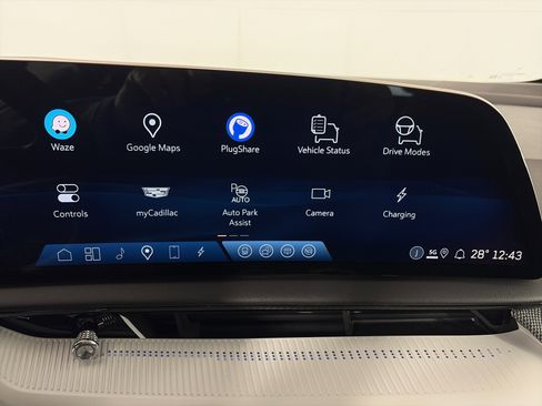 Certified 2025 Cadillac Optiq Sport 2 image 20