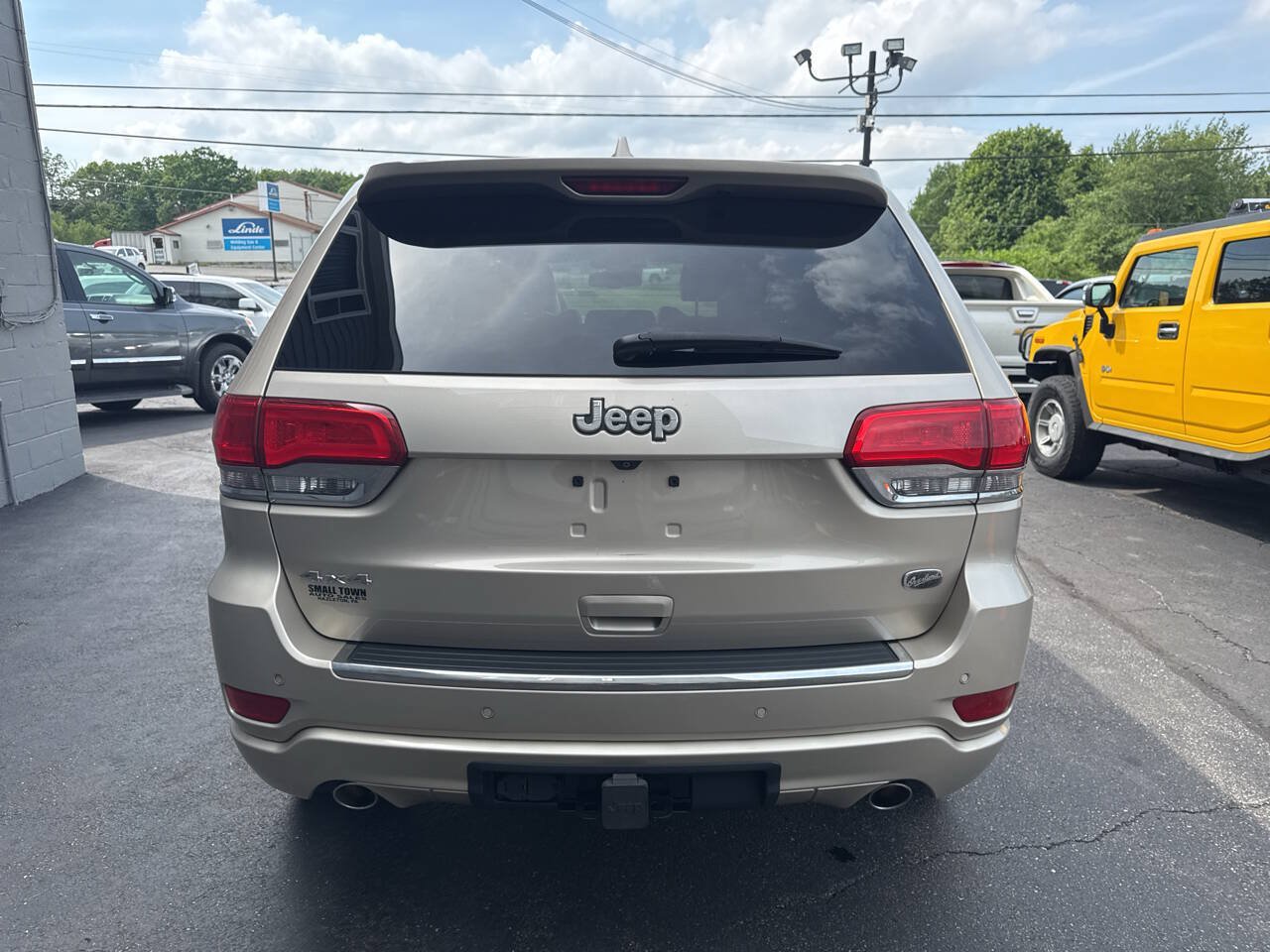 Used 2014 Jeep Grand Cherokee Overland w/ Advanced Technology Group AWD/4WD image 7