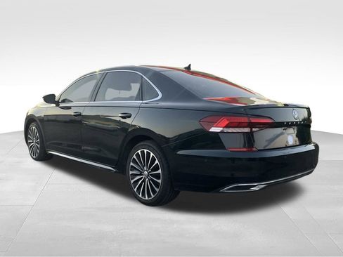 Used 2022 Volkswagen Passat 2.0T FWD image 8