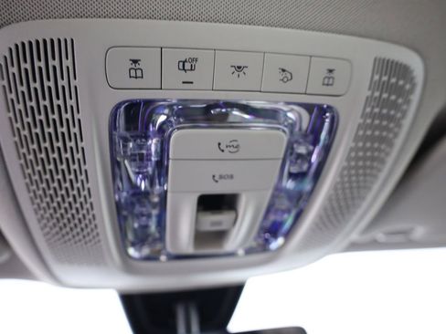 Used 2023 Mercedes-Benz GLB 250 image 25