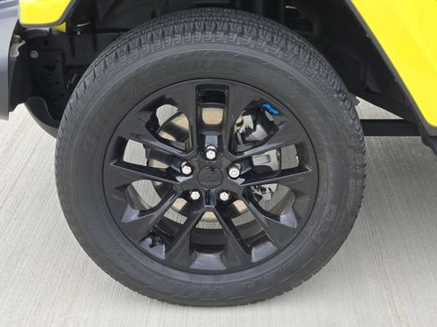 Used 2023 Jeep Wrangler Sahara w/ Cold Weather Group image 12