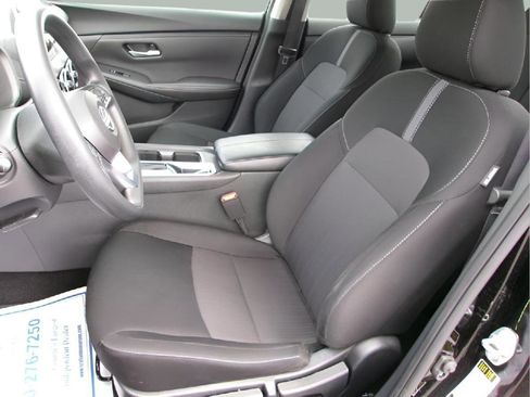 Used 2024 Nissan Sentra SV FWD image 13