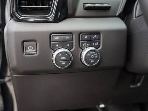 Used 2024 GMC Sierra 2500 AT4 w/ AT4 Premium Plus Package AWD/4WD image 16