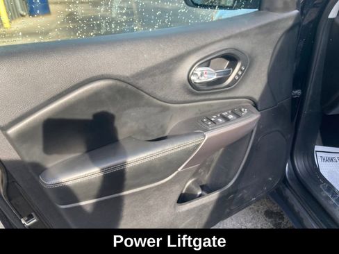 Used 2021 Jeep Cherokee Limited image 13