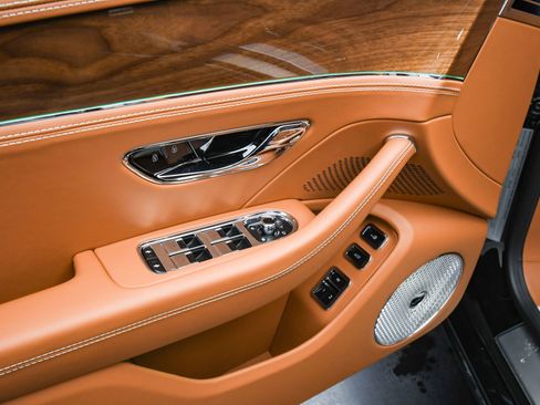 New 2026 Bentley Flying Spur Plug-In Hybrid image 41