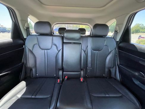 Used 2025 Kia Sorento S w/ Panoramic Sunroof Package FWD image 29