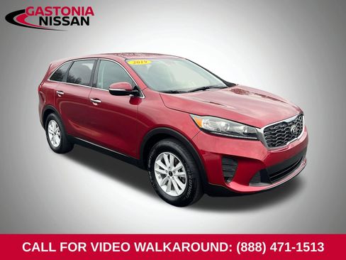 Used 2019 Kia Sorento LX image 1