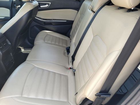 Used 2018 Ford Edge SEL w/ Equipment Group 201A AWD/4WD image 17