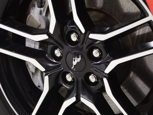 Used 2019 Ford Mustang GT RWD image 16