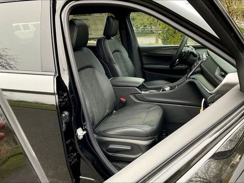 New 2025 Jeep Grand Cherokee L Altitude AWD/4WD image 27