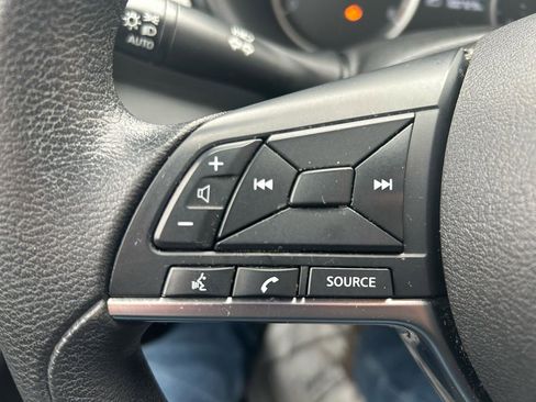 Used 2020 Nissan Kicks S image 18