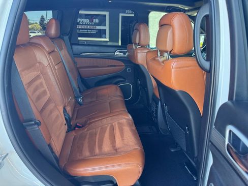 Used 2020 Jeep Grand Cherokee Trackhawk AWD/4WD image 13