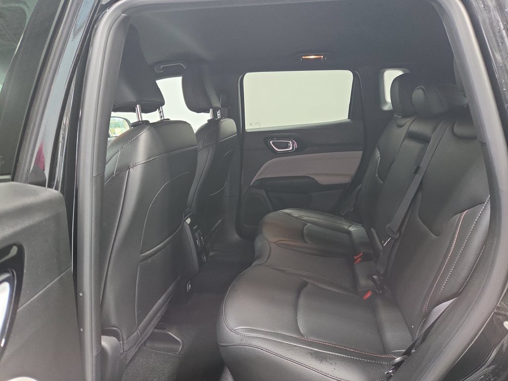 Used 2024 Jeep Compass Limited AWD/4WD image 17