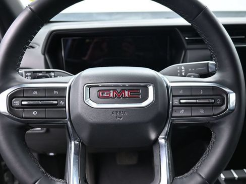 Used 2025 GMC Terrain Elevation AWD/4WD image 16