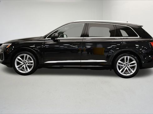 Used 2025 Audi Q7 3.0T Premium Plus w/ Premium Plus Package image 2
