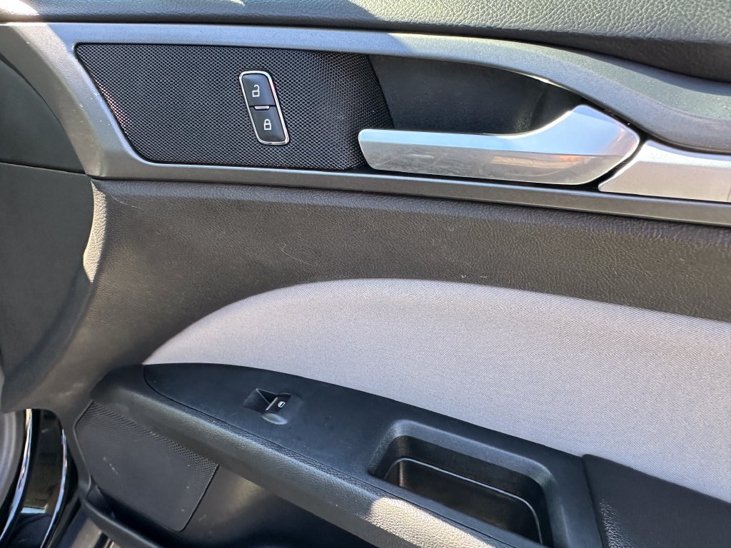 Used 2016 Ford Fusion S FWD image 18